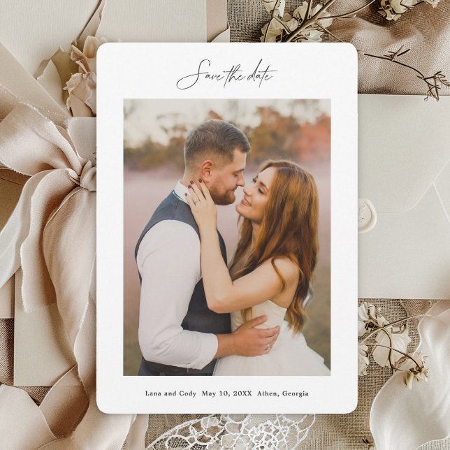 Minimale Foto-Hochzeit Save The Date (Simple handwritten photo wedding save the date.)