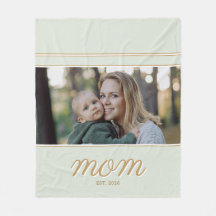 Minimale Gold- und Salbeigrün-Mom-Established-Foto