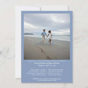 Minimale lichtblaue Foto-Hochzeitsprobe-Dinner Einladung
