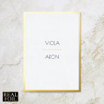Minimale moderne, elegante Hochzeit an der Goldgre Folieneinladung<br><div class="desc">Diese moderne und elegante Einladung eignet sich perfekt für ein stilvolles Ereignis. Es zeichnet sich durch eine glänzende Goldfoliengrenze und eine zeitgenössische Typografie aus. Es ist einfach,  minimalistisch und elegant,  das perfekte Design für Ihren besonderen Tag.</div>