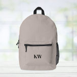 Minimale moderne Monogram Taupe Bedruckter Rucksack<br><div class="desc">Minimal moderner Taupe-Rucksack mit Ihren Monogramm-Initialen oder Namen in einem klassischen und eleganten Serif-Schriftart.</div>
