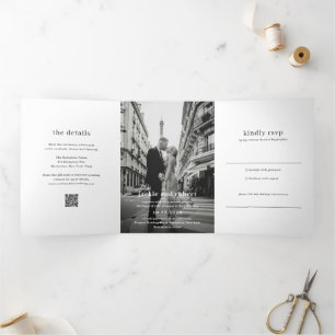 Minimale moderne QR-Code-Foto-Hochzeit Dreifach Gefaltete Einladung