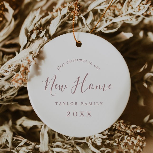 Minimale Rose 1. Weihnachten in unserem neuen Zuha Keramik Ornament (Von Creator hochgeladen)