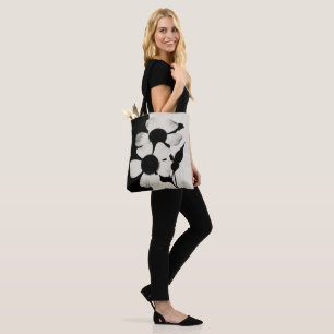Minimale Schwarz-Weiß-Blumenmuster