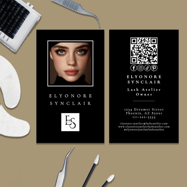 Minimale Schwarz-Weiß-Schrift-Lash-Foto-Logo QR Visitenkarte (Von Creator hochgeladen)