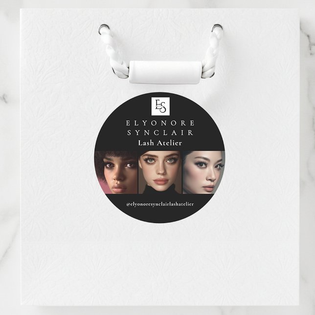 Minimale Schwarz-Weiß-Schrift-Wimpern-Foto-Logo Runder Aufkleber (Von Creator hochgeladen)
