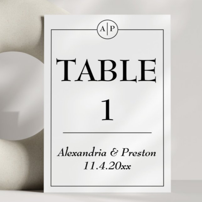 Minimale Schwarz-Weiß-Tischnummern für Monogramm Tischnummer (This classic black and white monogram initial table number is a compliment to your wedding decor)