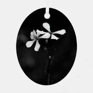 minimale schwarze und weiße Blumenelemente Ornament Aus Metall