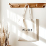 Minimale Script-Kalligrafie Elfenbeincreme Chic Mo Tragetasche<br><div class="desc">Erhöhen Sie Ihren Alltag mit unserer Minimalistischen Black and Ivory Cream Script Tote Bag. Das schicke Design bietet viel Platz für handgeschriebene Notizen oder persönliche Touchs, während die elegante Skriptkalligraphie einen raffinierten Flair verleiht. Diese Tasche ist die perfekte Mischung aus Stil und Funktionalität, die es zu einem Muss für jeden...</div>