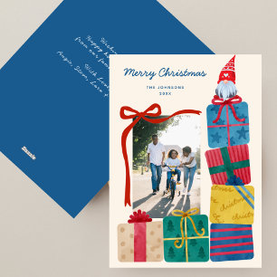 Minimale skandinavische bunte Geschenke & Gnom Fot Feiertagskarte