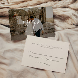 Minimale Skript-Foto-Overlay-Hochzeit RSVP Karte