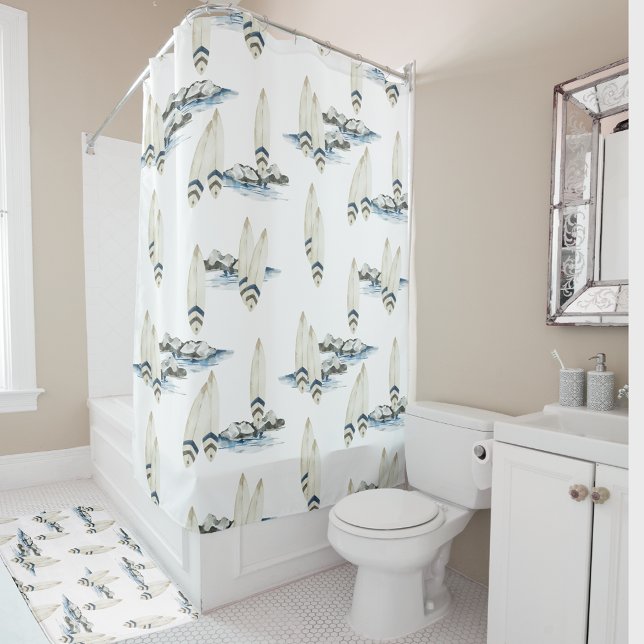 Minimale Surfbrett Wasserfarben Küstenvibes Duschvorhang (Von Creator hochgeladen)