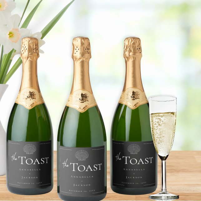 Minimale Typografie Black & White Seashell Wedding (Minimal Typography Black & White Seashell Wedding Sparkling Wine Label)