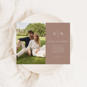Minimale und schicke Taupe-Foto-Hochzeit-Save-the- Postkarte