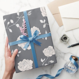 Minimale weiche graue Rosen weiße Blumengebinde Mu Geschenkpapier