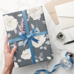 Minimale weiche graue Rosen weiße Blumengestaltung Geschenkpapier