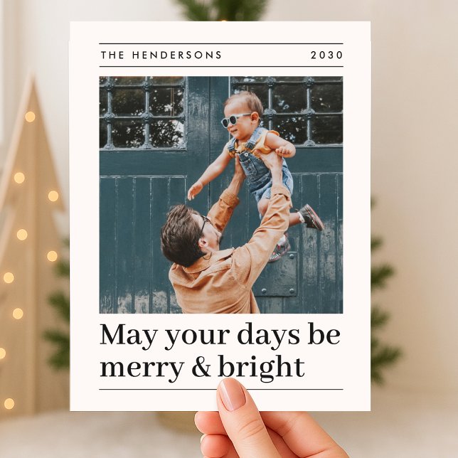 Minimale Weihnachten | Modernes Foto Merry and Bri (Celebrate the season with a retro typography vertical holiday card showcasing your favorite memories)