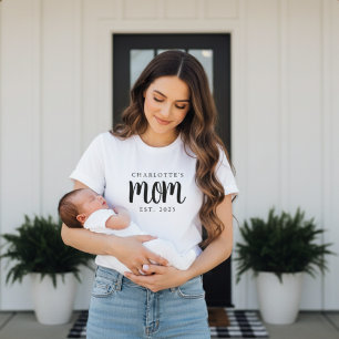 Minimaler benutzerdefinierter Kindername Neue Mama T-Shirt
