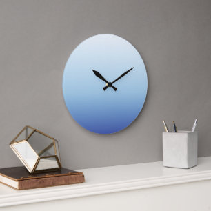 Minimaler Blauverlauf-Hintergrund Große Wanduhr