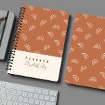 Minimaler neutraler Boho individuell anpassbarer P Planer<br><div class="desc">Setzen Sie Ihren Namen auf diesen neutralen,  boho Design-Planer und nutzen Sie ihn,  um alle Details Ihres Lebens behalten! Das Design ist minimalistisch und subtil,  aber elegant und kann individuell auf Sie zugeschnitten werden.</div>