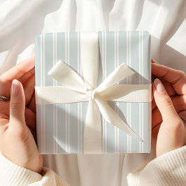 Minimaler Pastel Blue Stripe Geschenkpapier