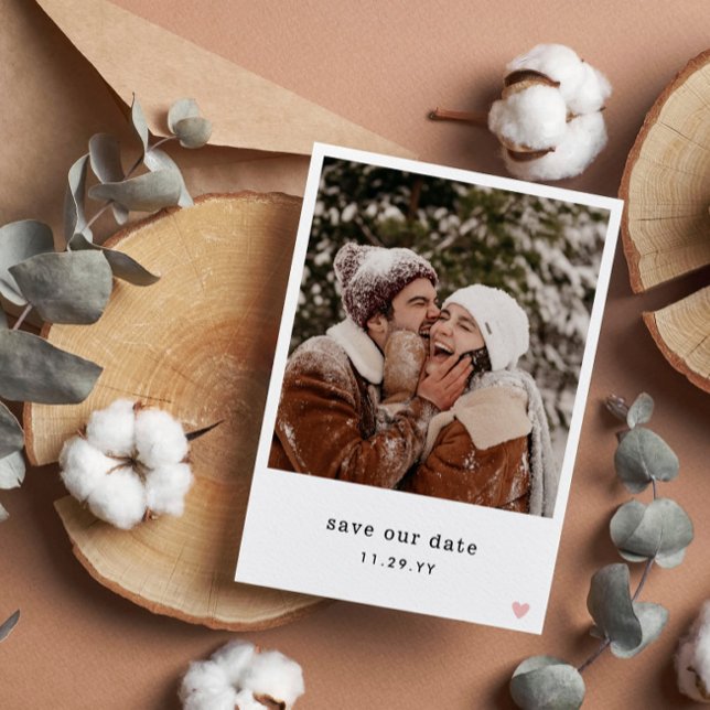 Minimaler SchreibmaschinenSchriftart Pink Heart Fo Save The Date (Von Creator hochgeladen)