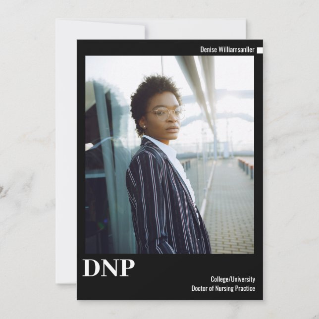 Minimaler Schwarz-weißer Foto DNP Abschluss Ankündigung (Vorderseite)