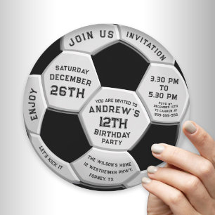 Minimaler Text auf Soccer Ball Geburtstagseinladun Save The Date