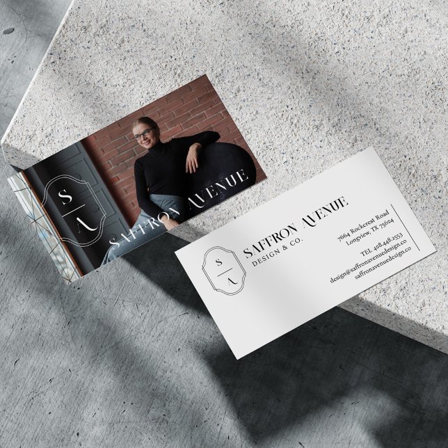 Minimales Elegantes benutzerdefiniertes Monogramm- Visitenkarte (Von Creator hochgeladen)