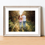 Minimales elegantes Family Script-Overlay Benutzer Foliendrucke<br><div class="desc">Wunderschönes Foto Goldfolie-Skript Foto Folie Druck. Das Design zeichnet sich durch ein elegantes "Family" Skriptüberlagern in Goldfolie aus. Personalisieren Sie das Foto mit der Familie und passen Sie es mit einer Familiensignatur an. *Bitte beachten Sie,  dass der Rahmen nicht im Lieferumfang enthalten ist,  sondern nur den Ausdruck*</div>
