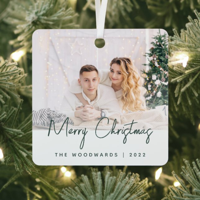 Minimales Foto Frohe Weihnachts Grün Skript Ornament Aus Metall (InSitu)