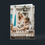 Minimales Foto Moderne Weihnachten<br><div class="desc">Moderne Weihnachtskarte mit einem einfachen und minimalen Design mit "Frohe Weihnachten" in einer lustigen und mutigen Typografie über Ihrem Lieblings-Foto. Die Innenseite hat ein zweites Bild zusammen mit Ihrer personalisierten Nachricht in Schwarz-Weiß.</div>