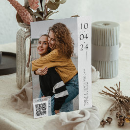 Minimales Typografie-Foto Save the Date QR-Code Einladung