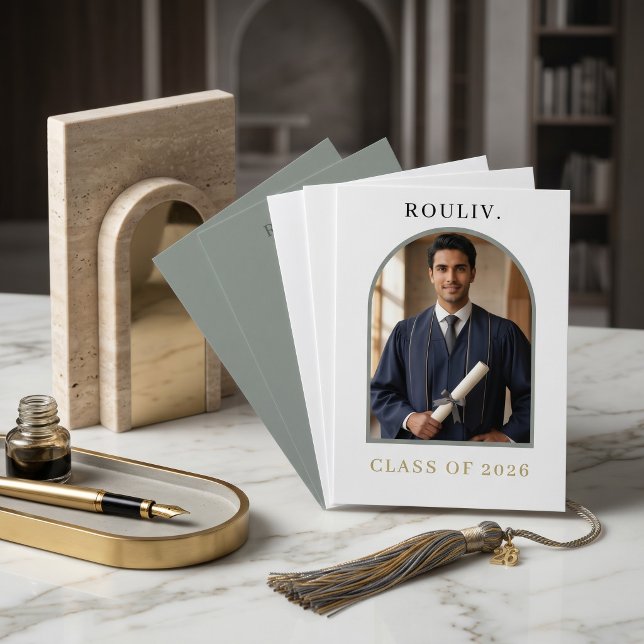 Minimalist Arch Photo Graduation | Stone Grey Einladung (Minimalist Architectural Arch Graduation Invitation | Photo Class of 2026 | ROULIV Stone Grey & Gold)