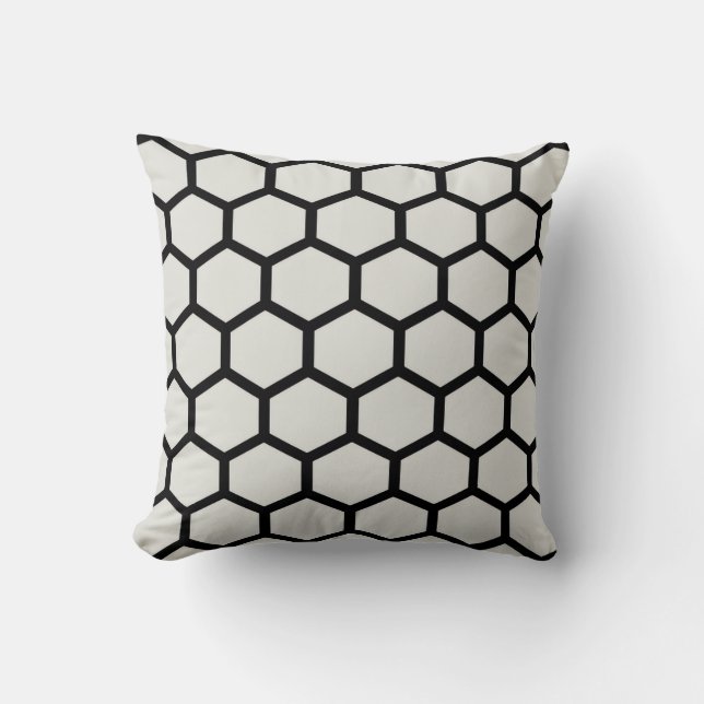 Minimalist Black and White Hexagon Geometric Kissen (Vorderseite)