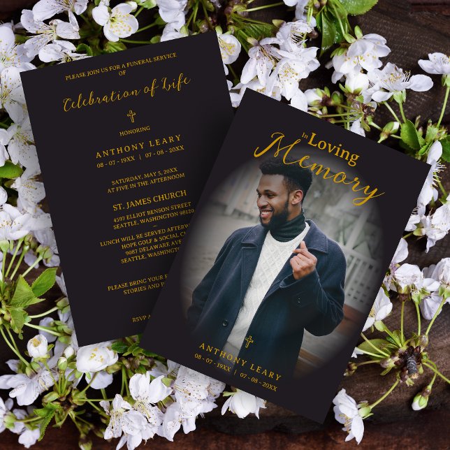 Minimalist Black Gradient Overlay Photo Funeral Einladung (Minimalist Black Fake Golden Effect Transparency Overlay Photo Funeral Card with Envelope. )