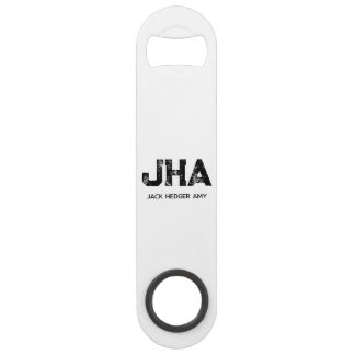 MINIMALIST BLACK THREE LETTER MONOGRAM NAME WHITE SPEED FLASCHENÖFFNER