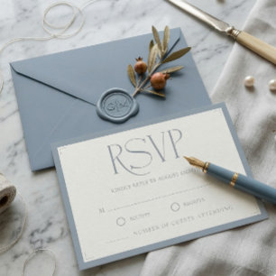 Minimalist Dusty Blue Elegantes Monogramm Hochzeit RSVP Karte