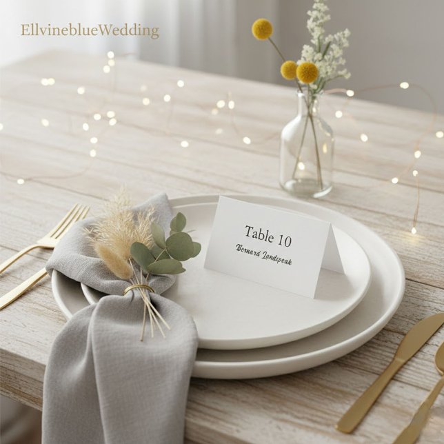 Minimalist Elegant Typography, Custom Guest Name Platzkarte (Von Creator hochgeladen)
