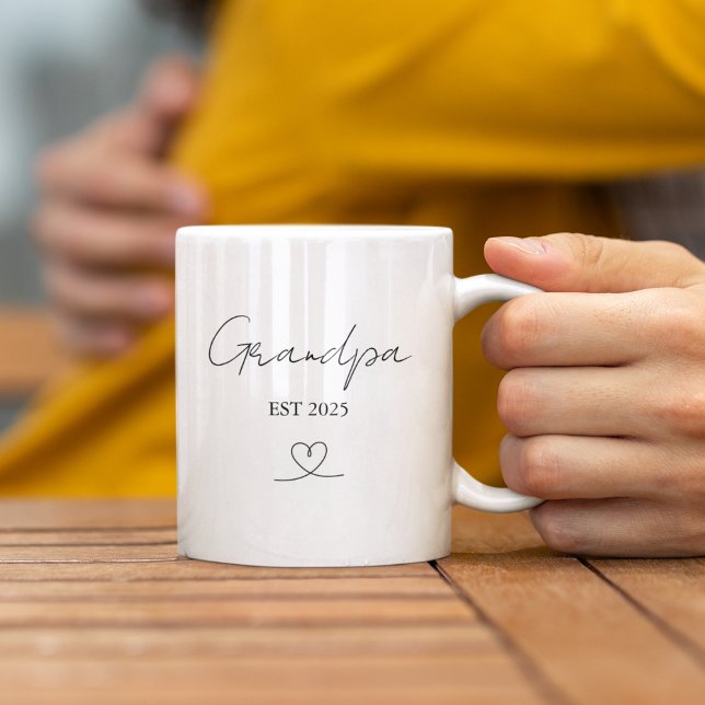 Minimalist Grandpa EST Year | Custom Gift Mug Kaffeetasse (Von Creator hochgeladen)