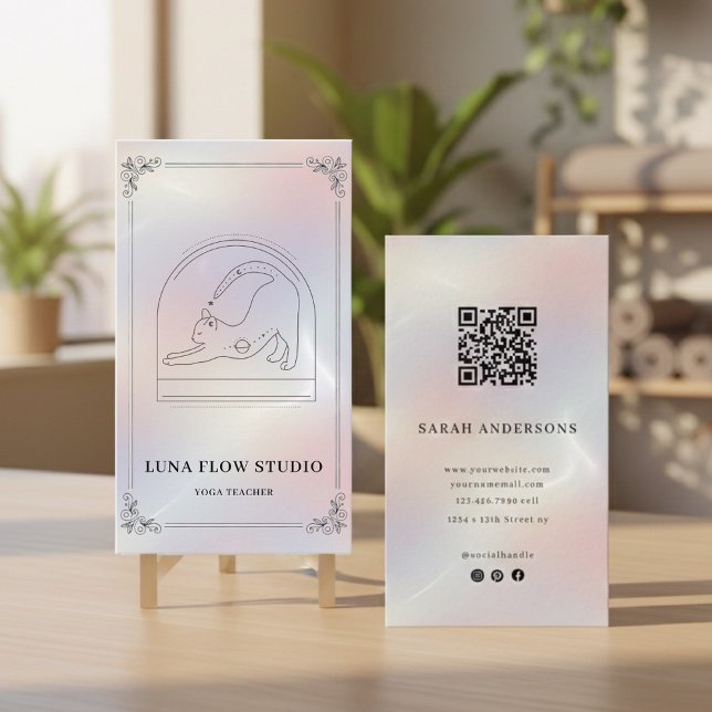 Minimalist Holographic Yoga Studio QR Code Visitenkarte (Von Creator hochgeladen)