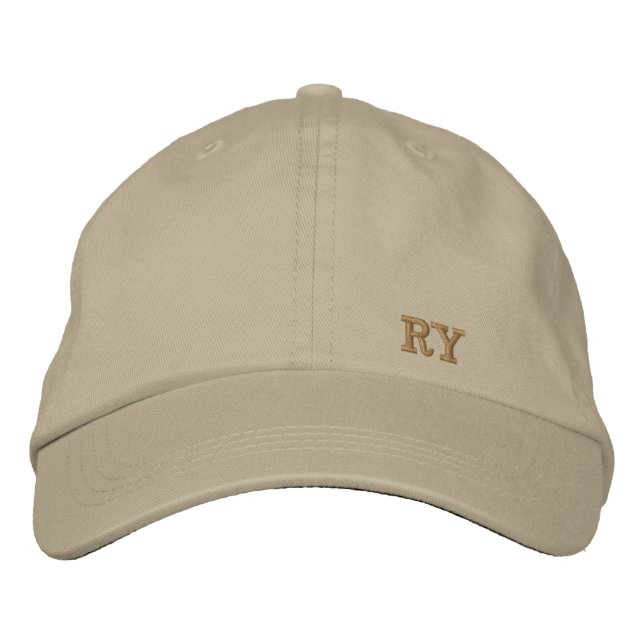 Minimalist Khaki Initial Embroidered Hat Bestickte Baseballkappe (Vorderseite)