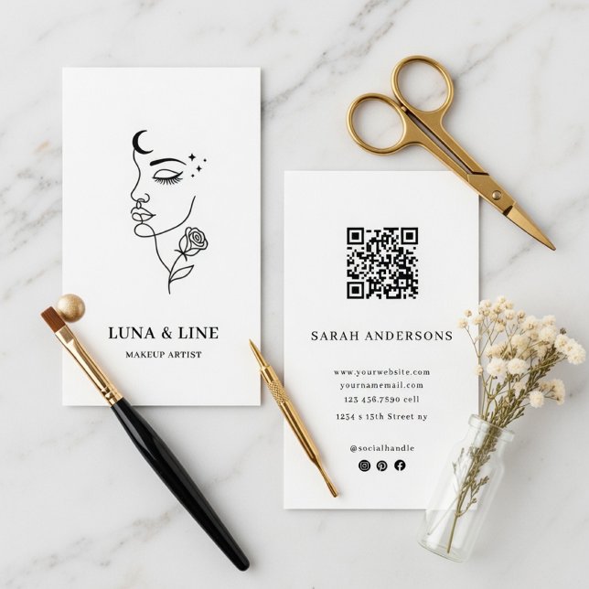Minimalist Makeup Artist Card with QR Code Visitenkarte (Von Creator hochgeladen)