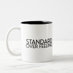 Minimalist mit Disziplin statt Motivation  Zweifarbige Tasse