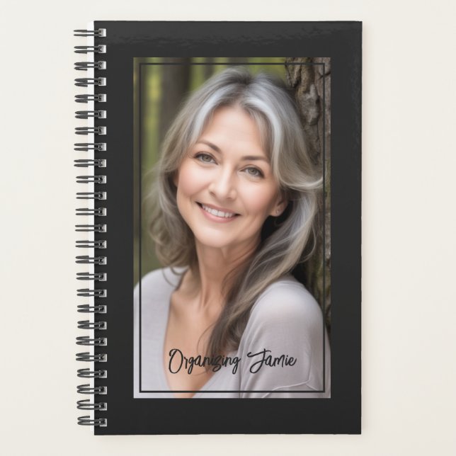 Minimalist Soft Black Personalized Script Photo Planer (Vorderseite)