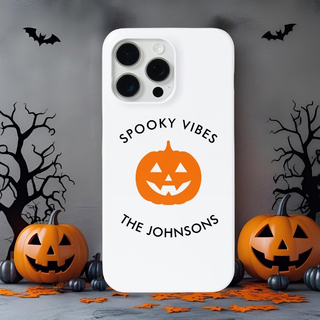 Minimalist Spooky Vibes – Personalized Halloween  Case-Mate iPhone Hülle (Von Creator hochgeladen)