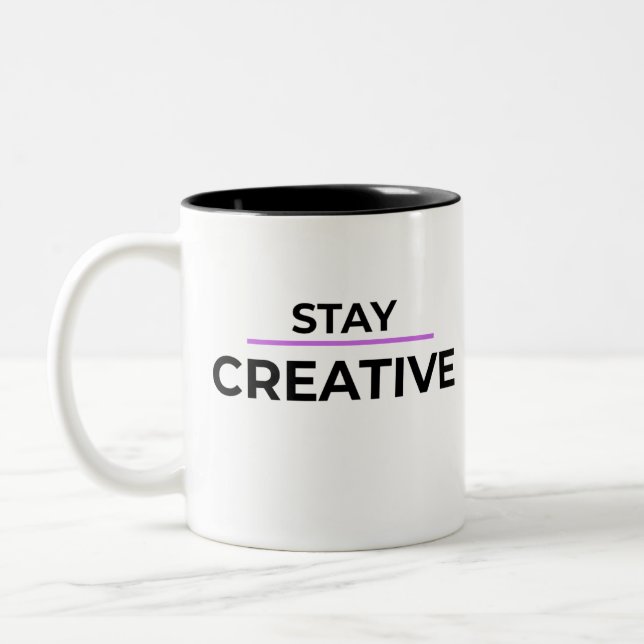 Minimalist Stay Creative Typography  Zweifarbige Tasse (Links)