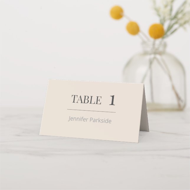 Minimalist Wedding Place Cards Soft Latte Platzkarte (Vorderseite)