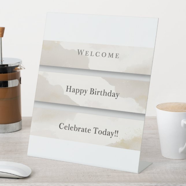 Minimalist Welcome & Celebration Banner | Modern Sockelschild (In Situ)