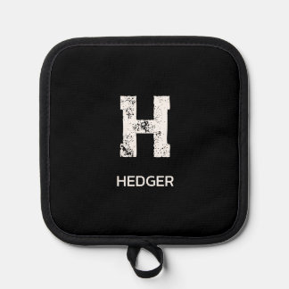 MINIMALIST WHITE ONE LETTER MONOGRAM NAME BLACK TOPFLAPPEN